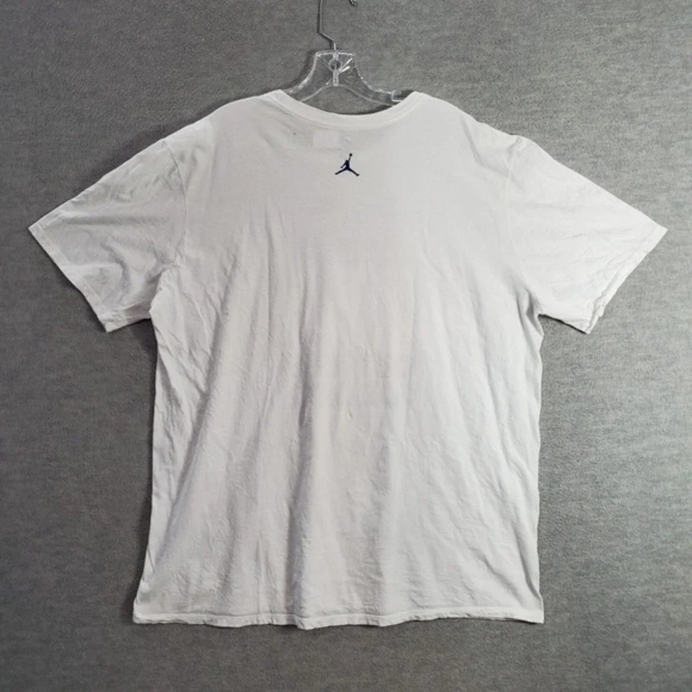 Air Jordan Men Shirt 2XL White Out Here For‎ Days Camping Graphic Short Sleeve